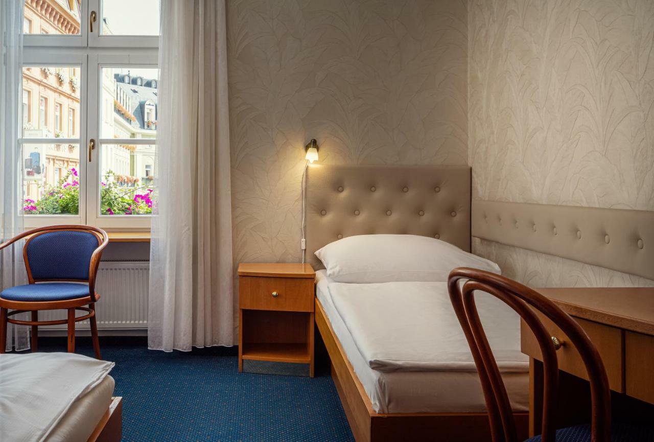 Hotel Ruze Karlovy Vary Bagian luar foto